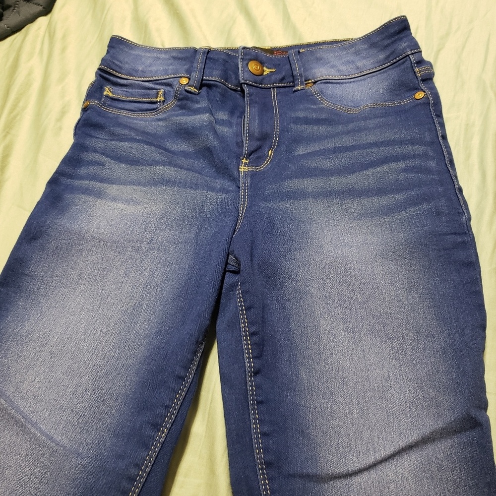 Blue skinny jeans